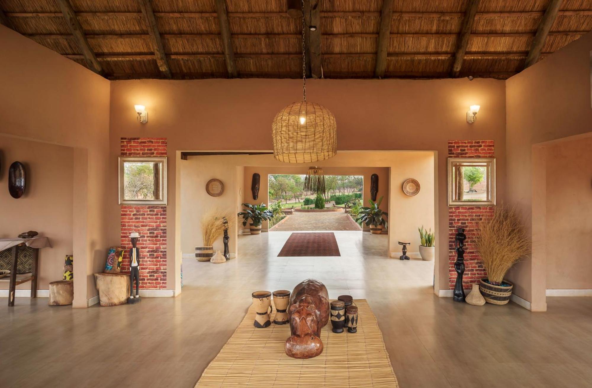 The Nkhosi Livingstone Lodge And Spa Екстериор снимка