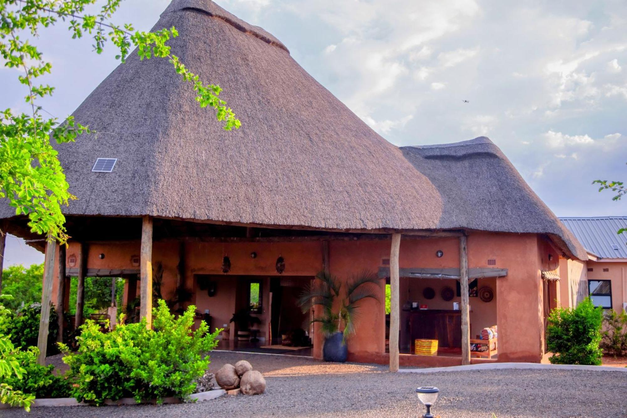 The Nkhosi Livingstone Lodge And Spa Екстериор снимка